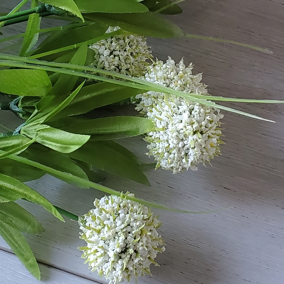Artificial Dandelion Prickly Flowers - Picture 2 of 10